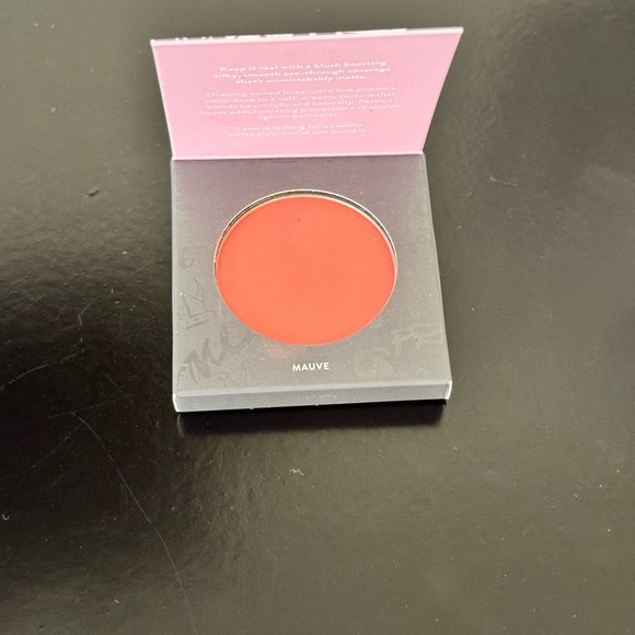 teez SUIT OF ARMOR DON’T BLUSH ME BLUSH - Picture 4 of 5